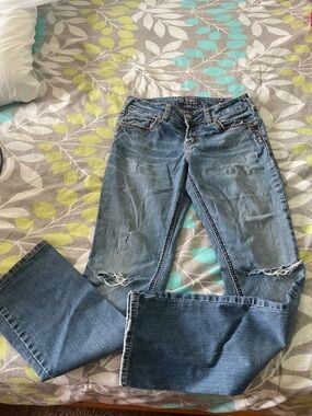 Classic Distressed Womens Blue Jeans